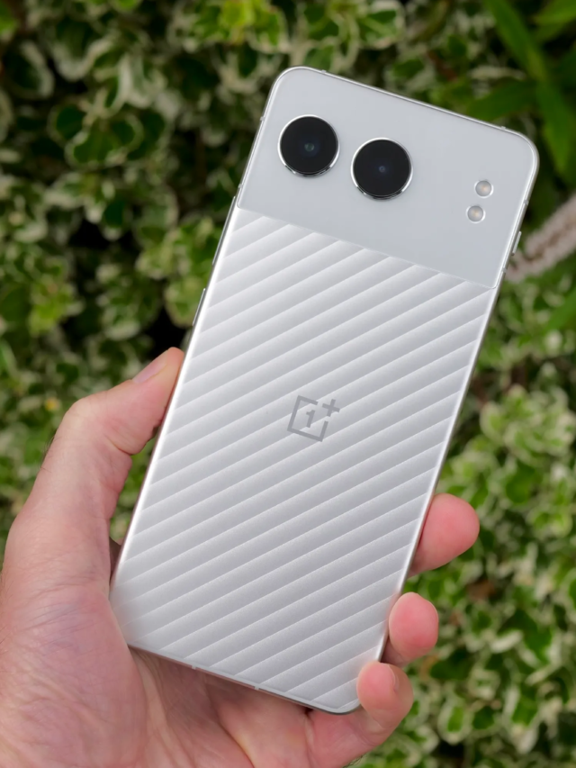 100W के चार्जर और शानदार कैमरा क्वालिटी के साथ लॉन्च हुआ OnePlus का स्मार्टफोन